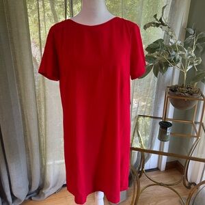 Red Lulu’s sheath short sleeve dress